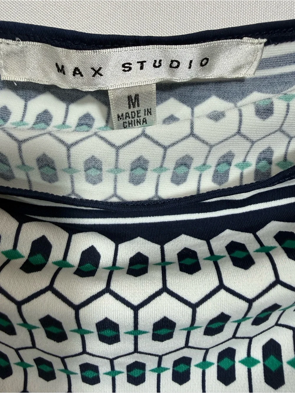 Max Studio 2 Piece Skirt Set Medium Geometric Print Sleeveless Top Navy White